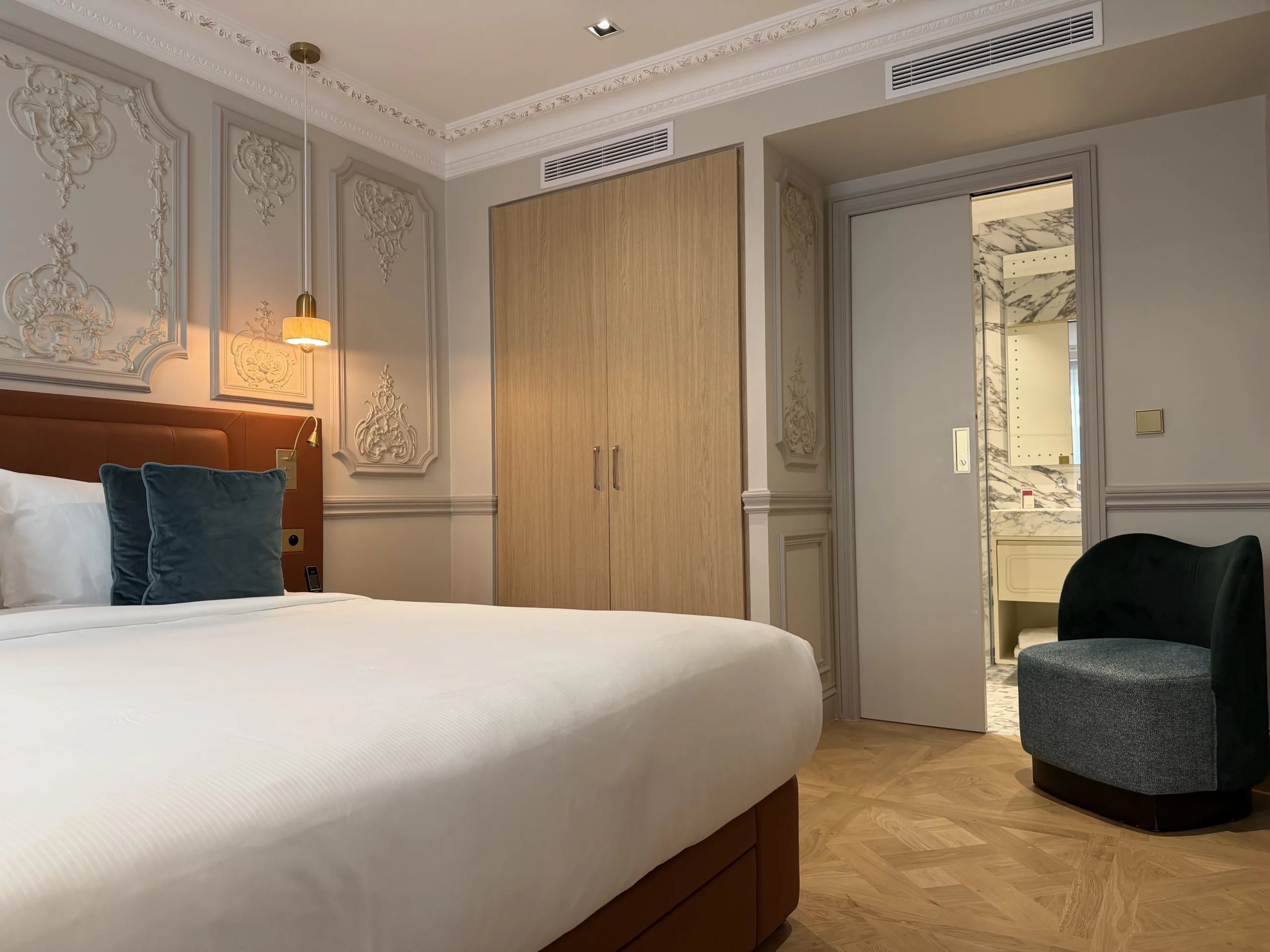 Luxury 2 bedroom apartment Paris 16