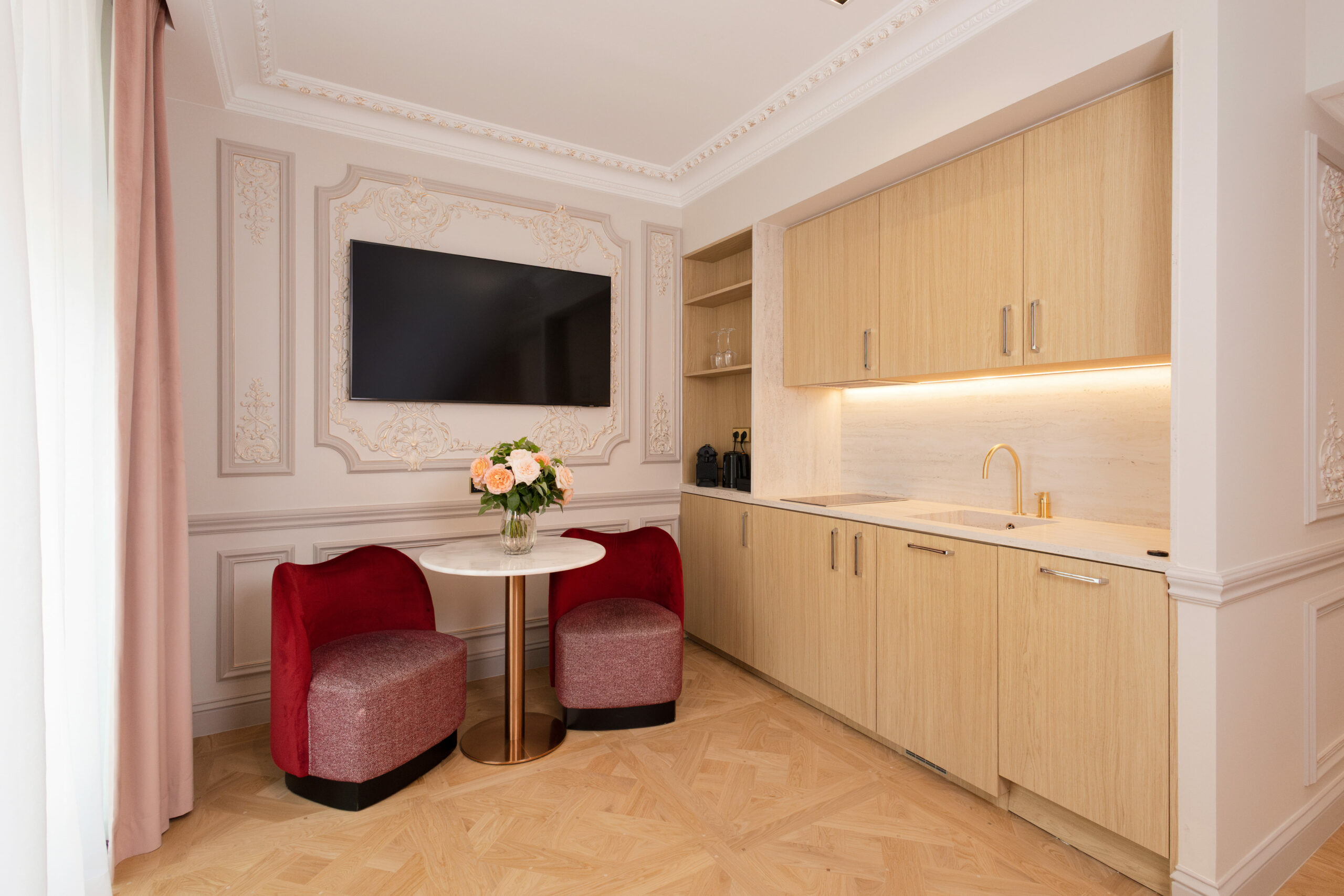 Modern designer fully equipped kitchenette